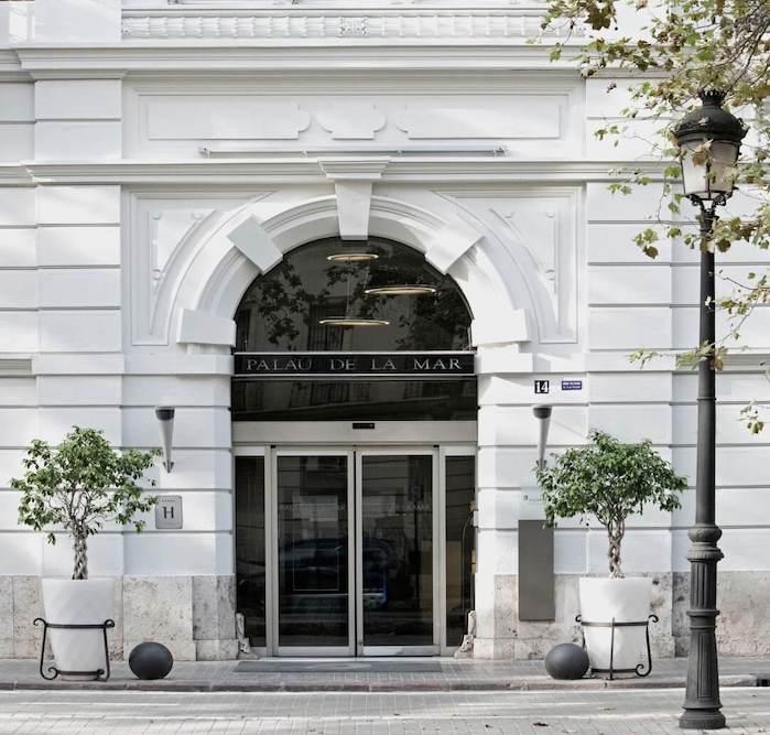 façade de l'hotel Palau de la Mar
