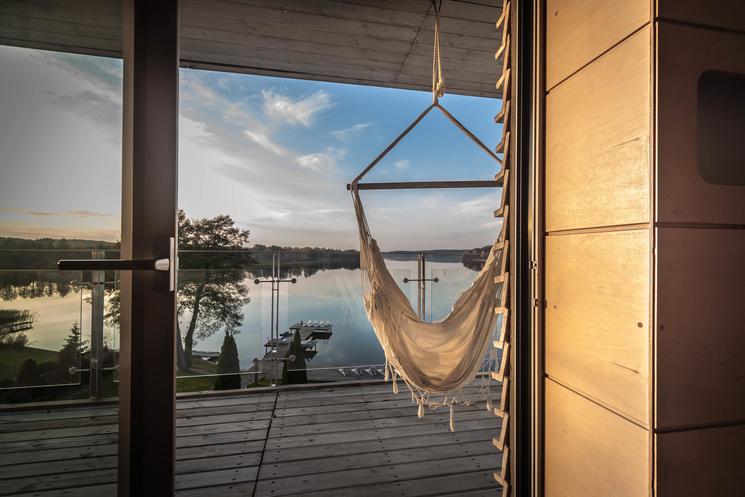 Hotel Gallery en Pologne mazury vue sur le lac