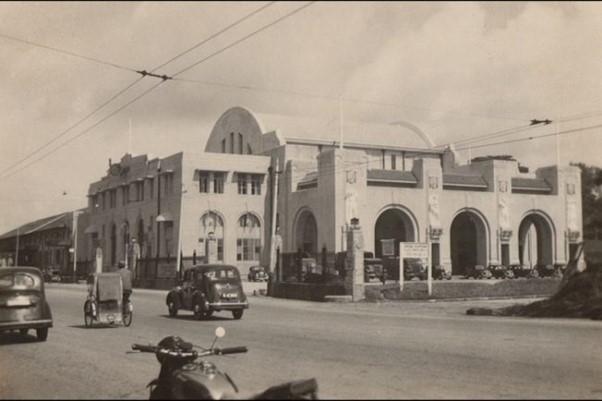 photo ancienne d'une gare