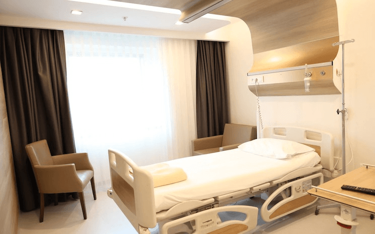 image chambre hôpital avec lit