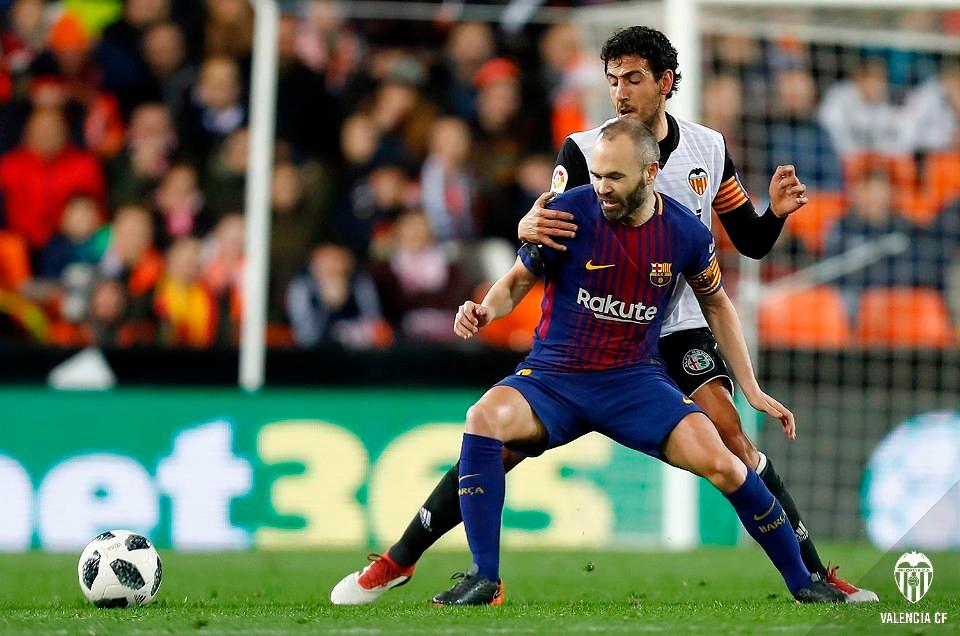 Iniesta est sorti sous les ovations de Mestalla
