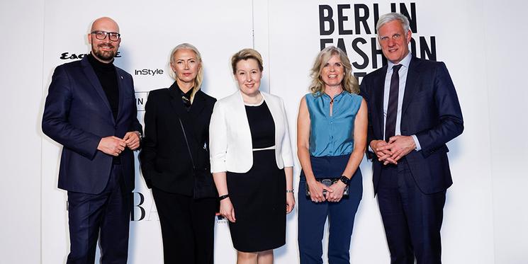 ©Isa Foltin Ouverture de la Fashion Week