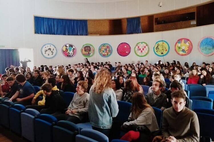 L'auditorium du Lycée Français affichait complet