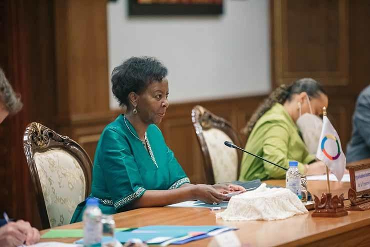Madame Louise MUSHIKIWABO, la Secrétaire générale de la Francophonie,