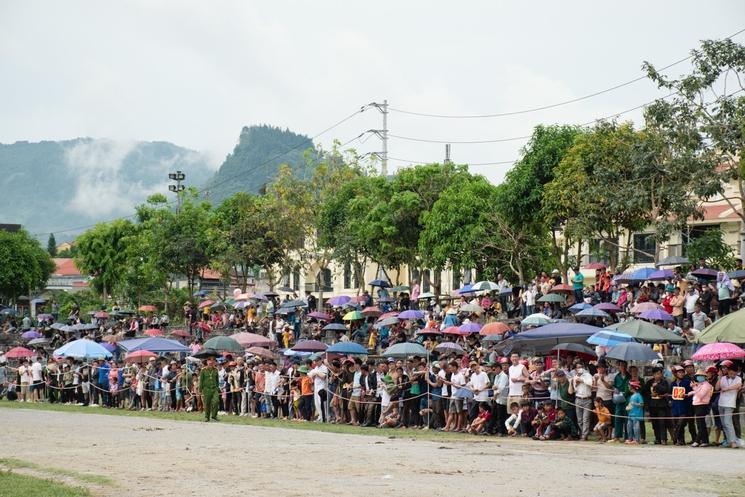 la pluie lors du festival de Bac Ha au Vietnam