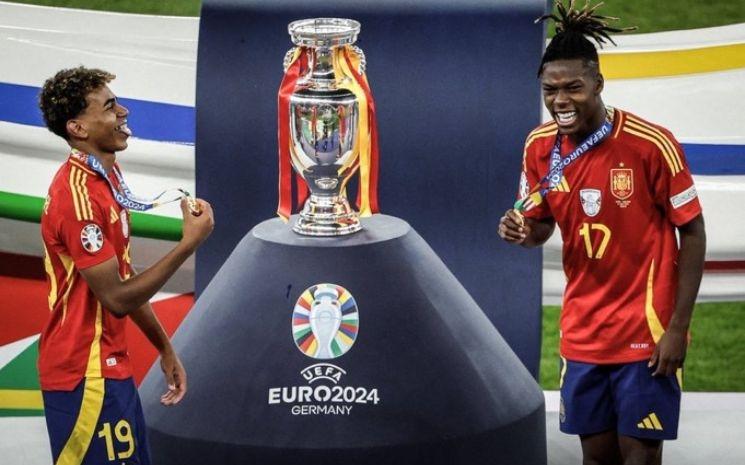 lamine yamal et nico williams ont vaincu l'Angleterre en finale de l'euro