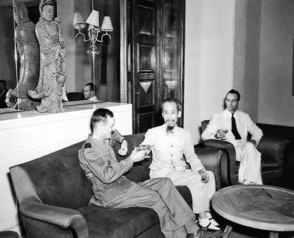 Leclerc, Ho Chi Minh et Sainteny