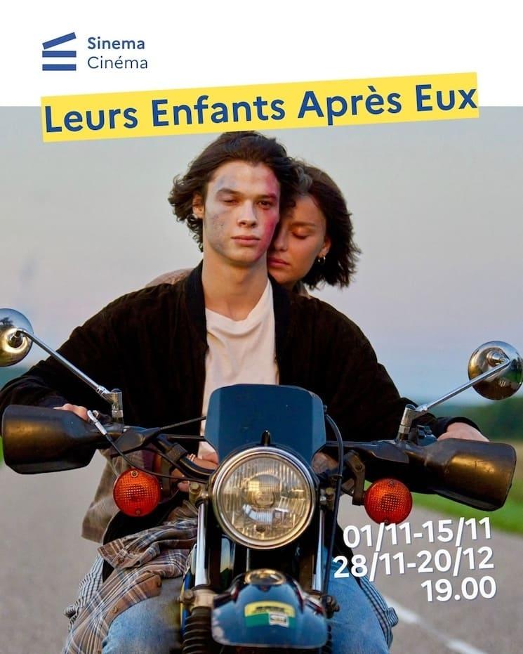 Jeunes à moto dans Leurs Enfants Après Eux.