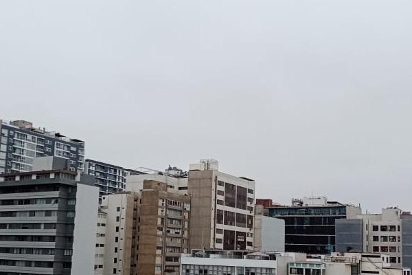 Pourquoi dit-on « Lima, la grise » ?