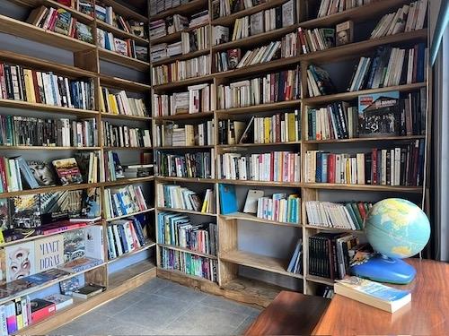 collection livre cafe Barricade Yogjakarta