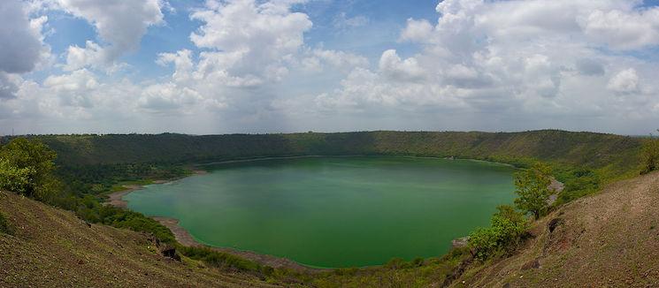 Le lac de Lonar dans le Maharahstra en Inde