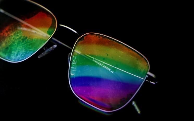 Des lunettes arc-en-ciel