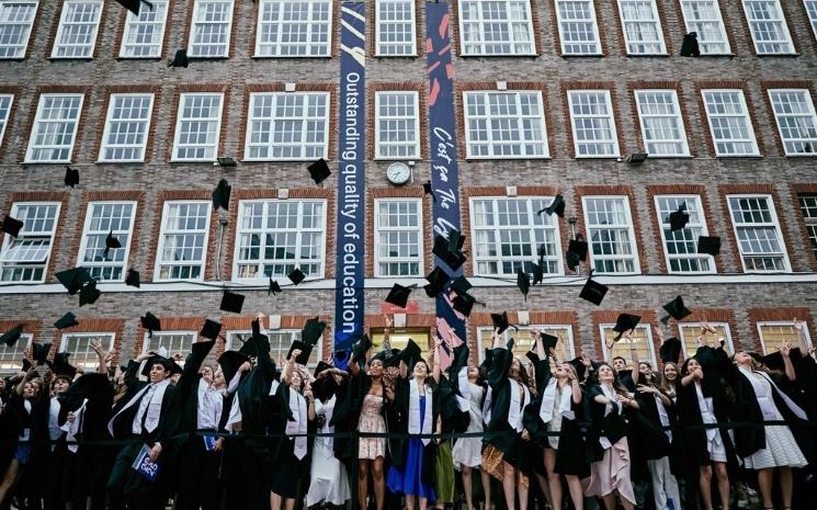 lycée français charles de gaule ceremony