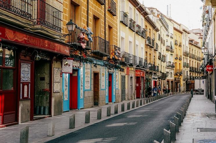Calle Cava Baja, madrid la Latina Unsplash