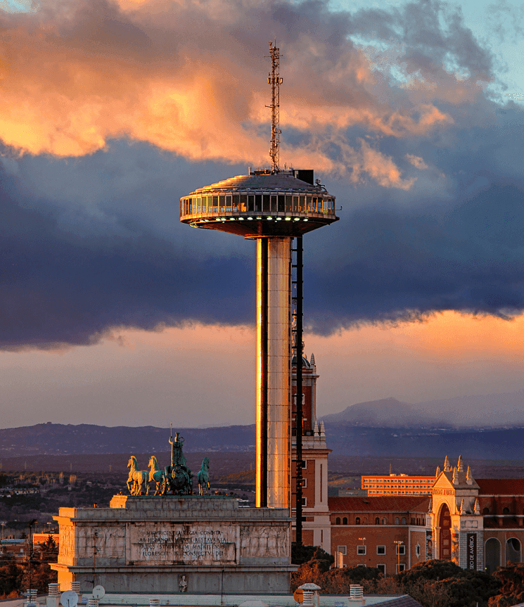 Faro de Moncloa madrid