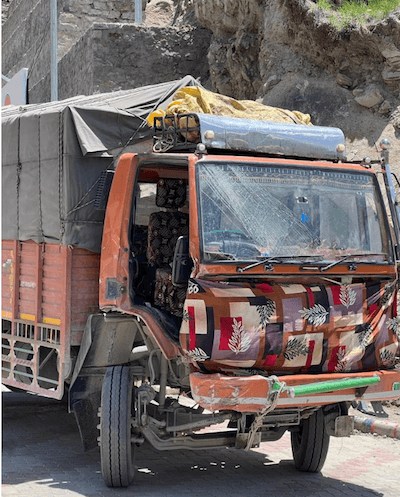 L'un des camions qui a pris Marceau en stop en Inde