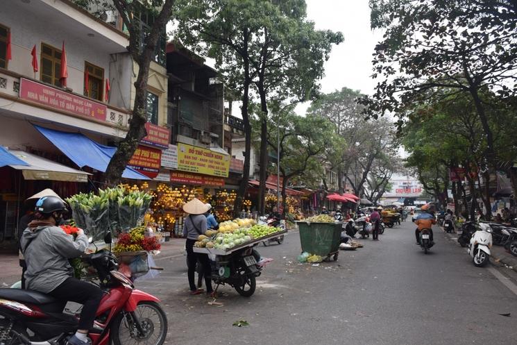 Le marché de long bien à Hanoi
