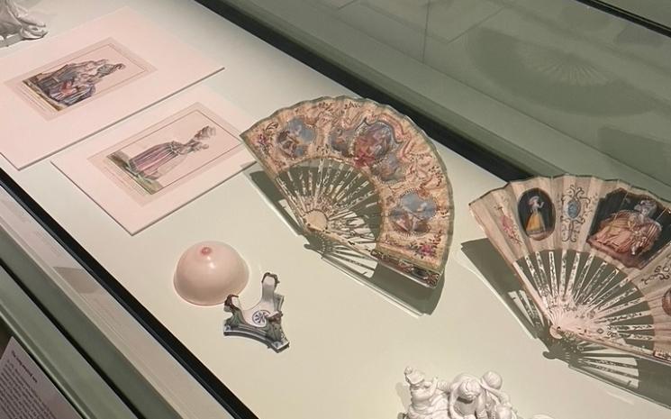 Photo de l'exposition "Marie-Antoinette Style au V&A