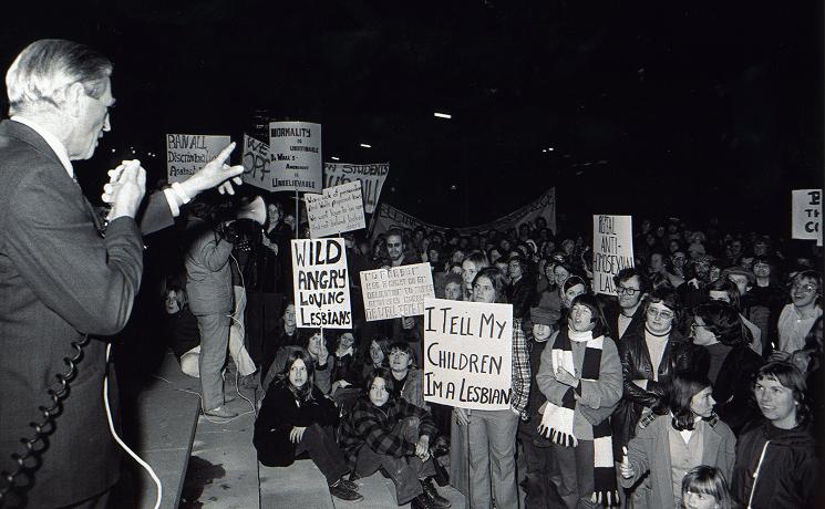 MP addressing homosexual law reform supporters at Parliament grounds