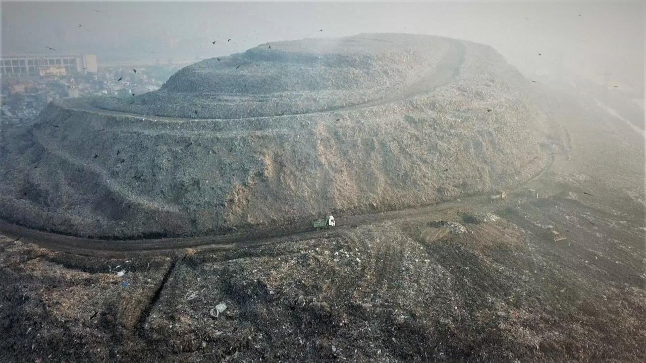 montagne déchets india inde new delhi collecte ordures pollution