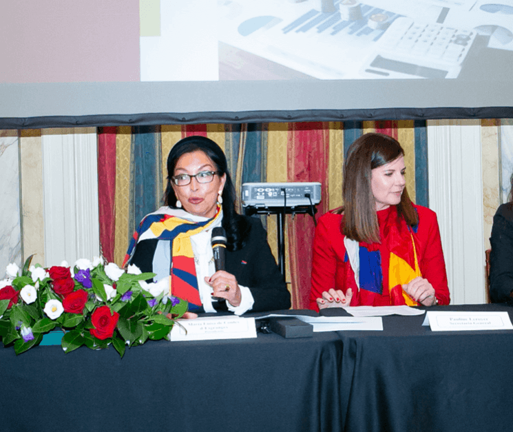 maria luisa de contes et rebeca avila mujeres avenir