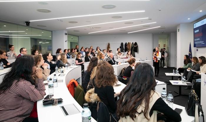 debat mujeres avenir sur les femmes dans le sport