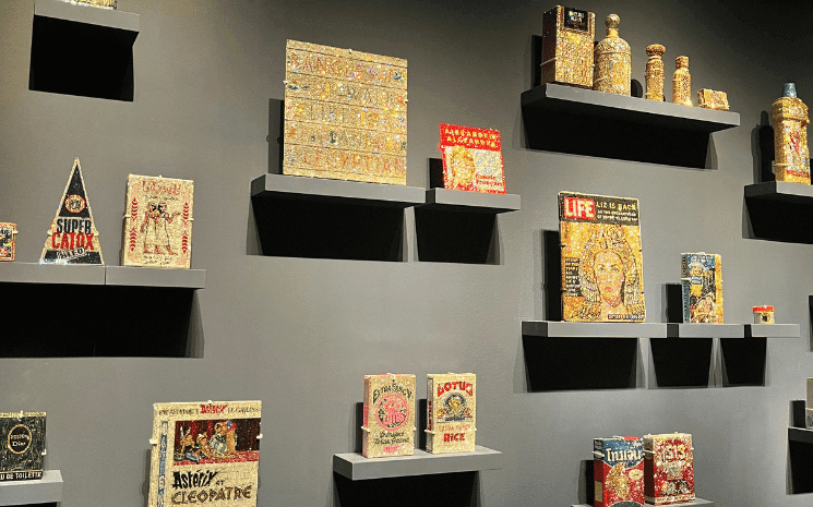 mur strass cleopatre