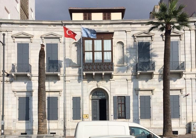 Façade du musée Atatürk à Izmir, installé dans une demeure historique sur le Kordon