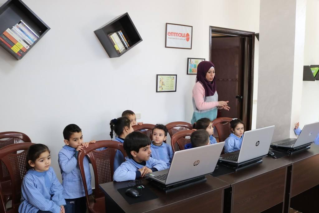 nuwat liban palestine