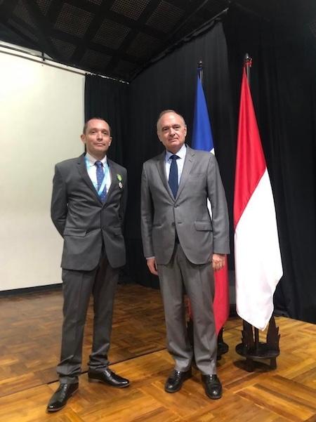 SE Olivier Chambard et Chef Kamil lors de la cérémonie