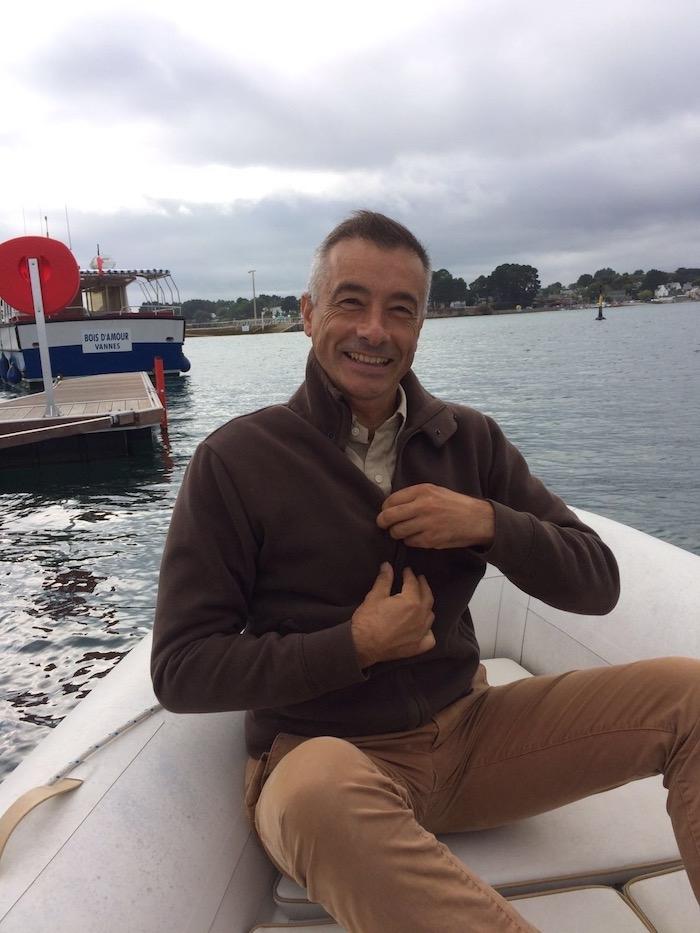 patrick portier sur un bateau