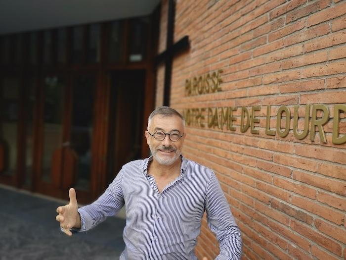 patrick portier devant la paroisse