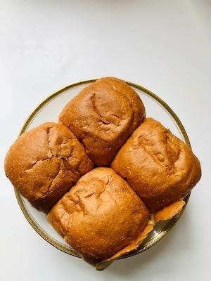 Petits pains chauds que l'on mange le grand jour de prière au Danemark