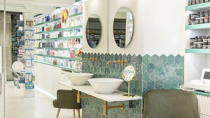 lavabos dans la pharmacie rocha à barcelone