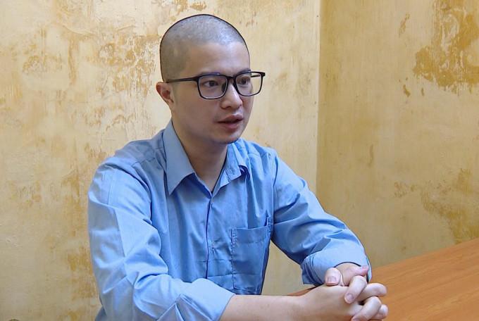 Pho Duc Nam vu dans un commissariat au Vietnam