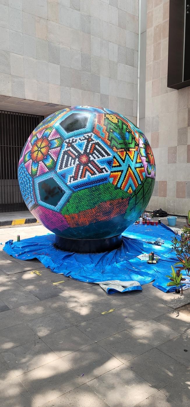 Un ballon géant en réalisation pour être exposé dès le 11 juin sur Reforma.