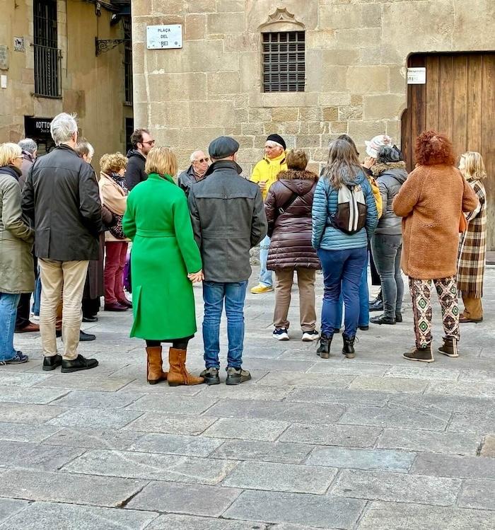 Pierre Lunel dans les rues de Barcelone avec le groupe