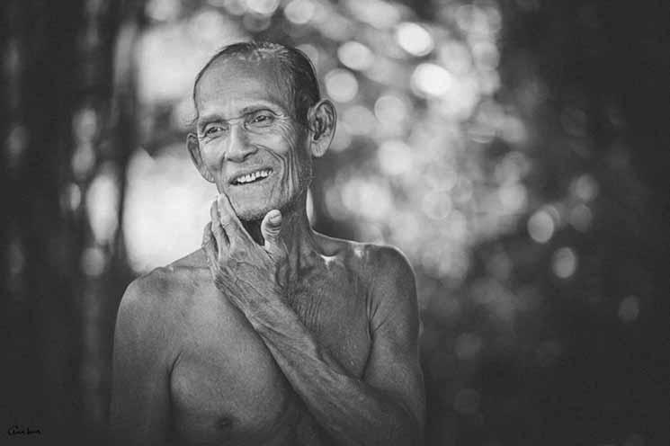 portrait d'un vieux cambodgien exposition ANAMA Phnom Penh photographie cambodge.jpeg