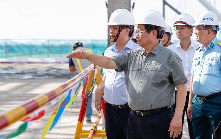 Le premier ministre accélère le projet du terminal T3 de Tan Son Nhat