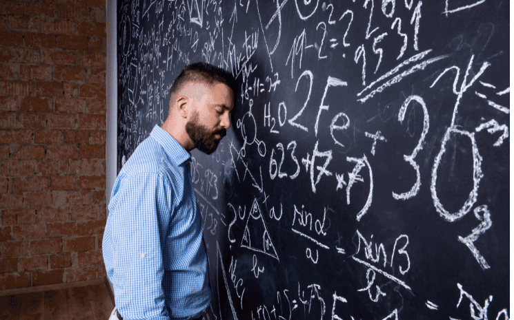 Un enseignant fatigué en Angleterre ou au Pays de Galles