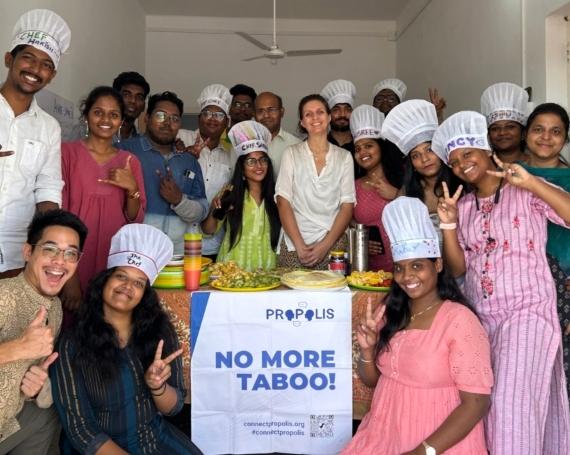 Propolis lors d'un atelier de cuisine dans une école