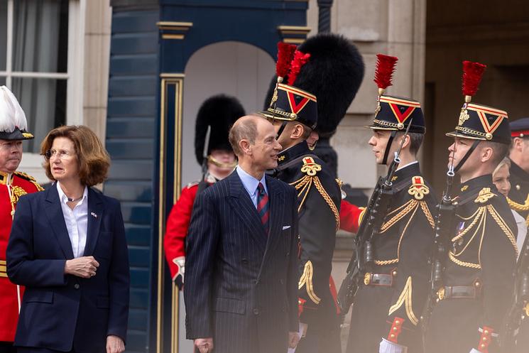 Relevée de la garde croisée pour l'Entente Cordiale