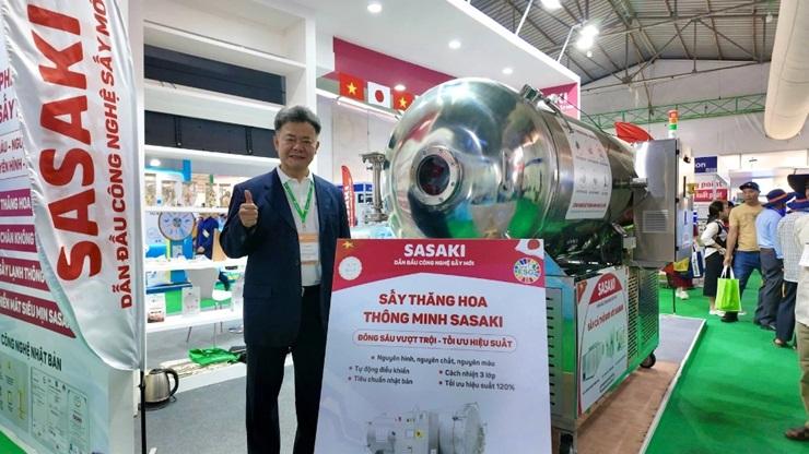 Le représentant de Sasaki Vietnam a présenté une technologie de séchage intelligente