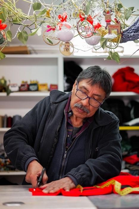 Ángel, un couturier atypique au mercat de russafa