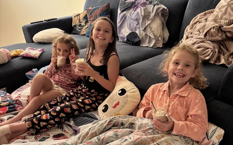 Daphné, Anaé et Joyce lors des émeutes de mai 2024