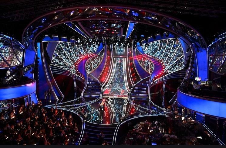 scène du théâtre festival sanremo