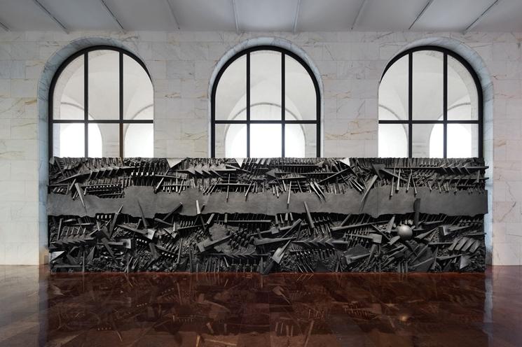 sculpture les batailles de Arnaldo Pomodoro