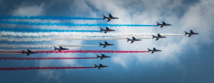 avions militaire drapeau français 14 juillet