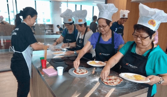 Cours de cuisine à la bibliothèque de Tampines (© Our Tampines Hub)
