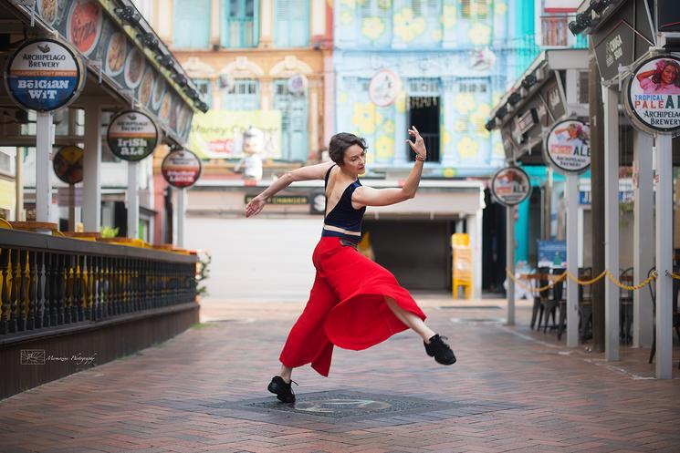 danseuse dans la rue
